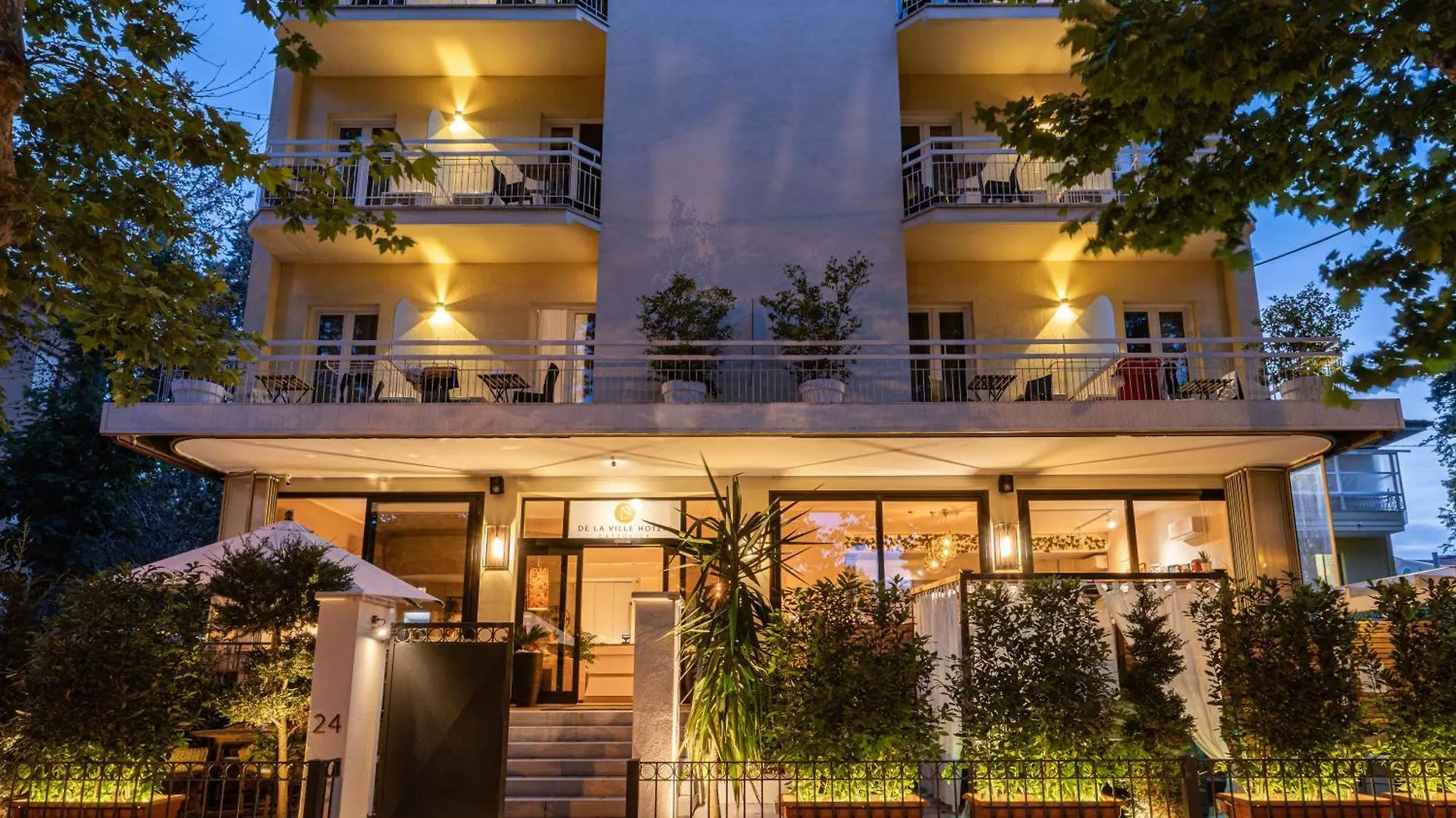 Nocleg ze śniadaniem De La Ville Hotel Cattolica