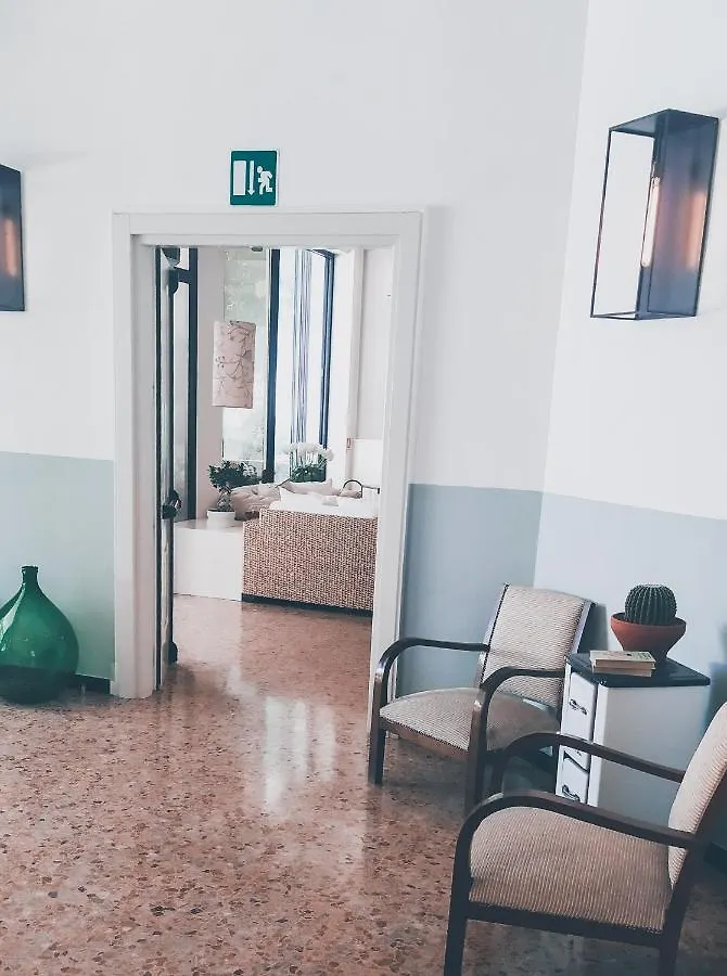 De La Ville Hotel Cattolica 3*,